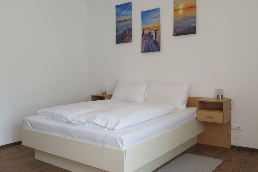 Pension Casa Topolino Wiener Neustadt Luaran gambar