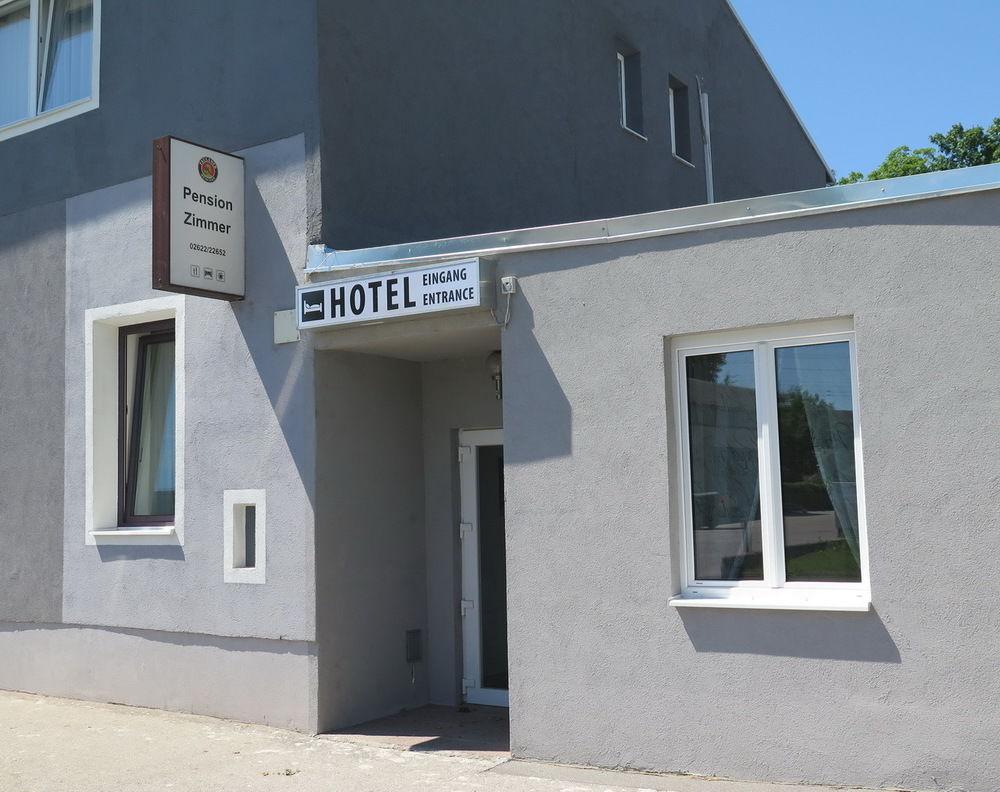 Pension Casa Topolino Wiener Neustadt Luaran gambar