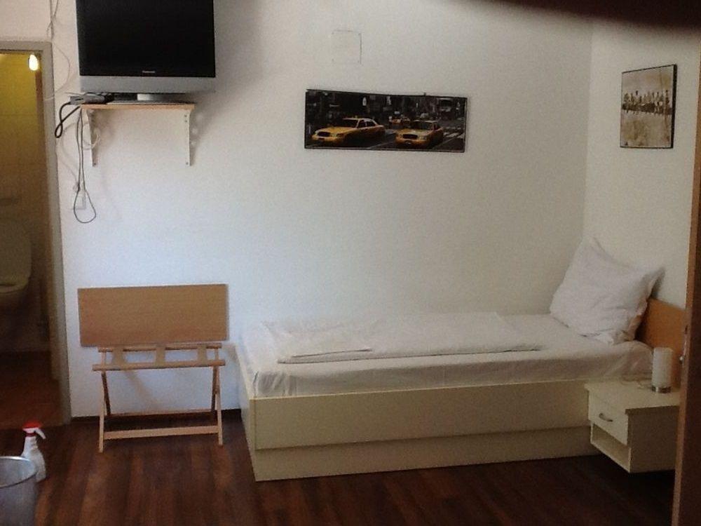 Pension Casa Topolino Wiener Neustadt Luaran gambar