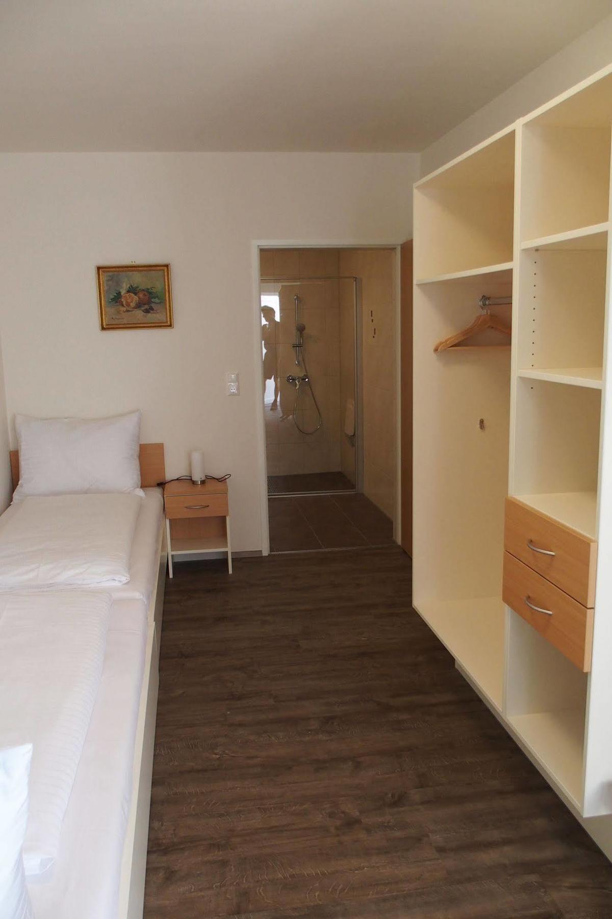 Pension Casa Topolino Wiener Neustadt Luaran gambar