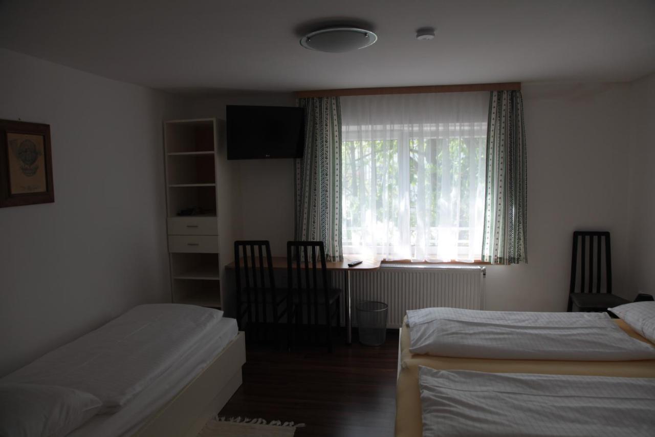 Pension Casa Topolino Wiener Neustadt Luaran gambar